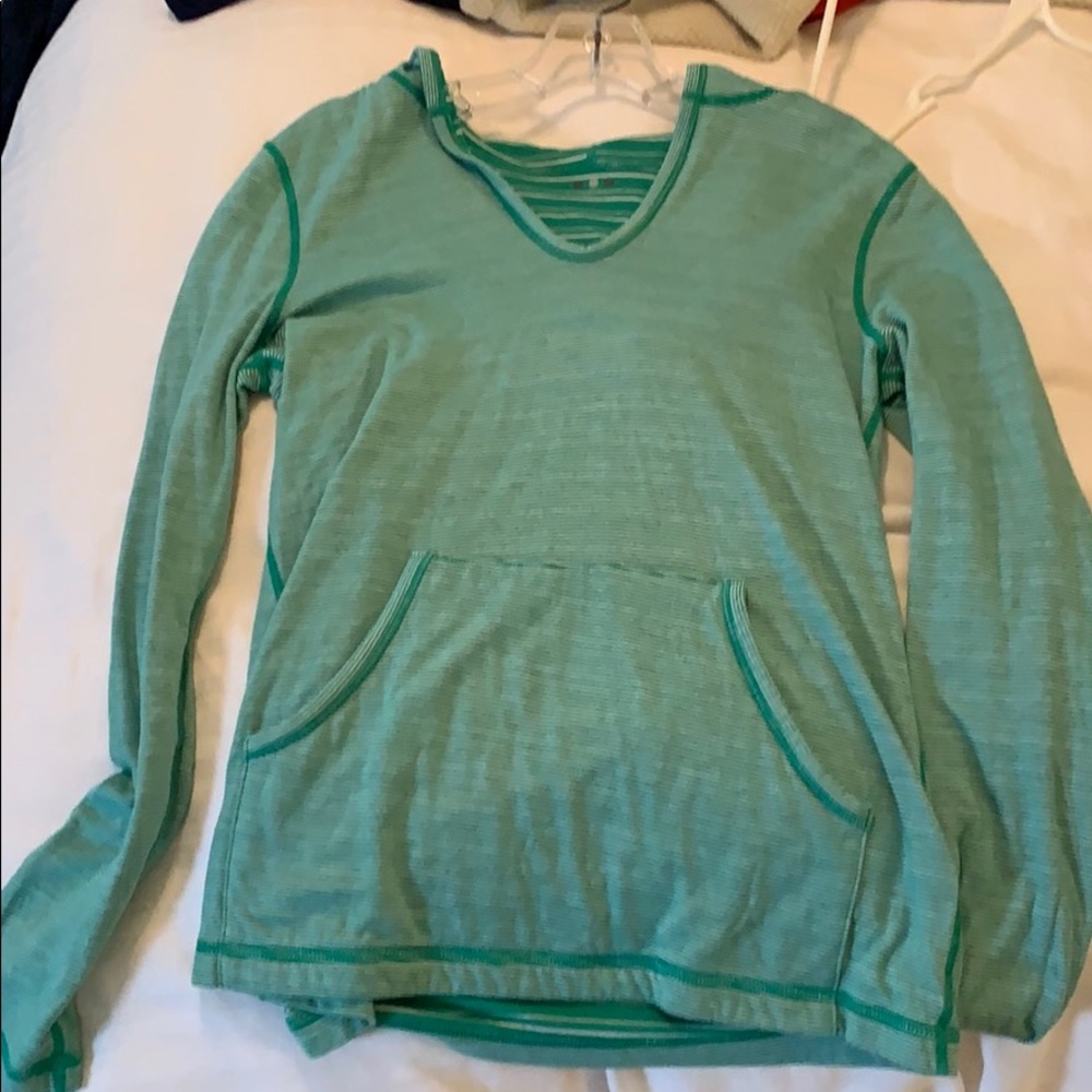 Light pullover
